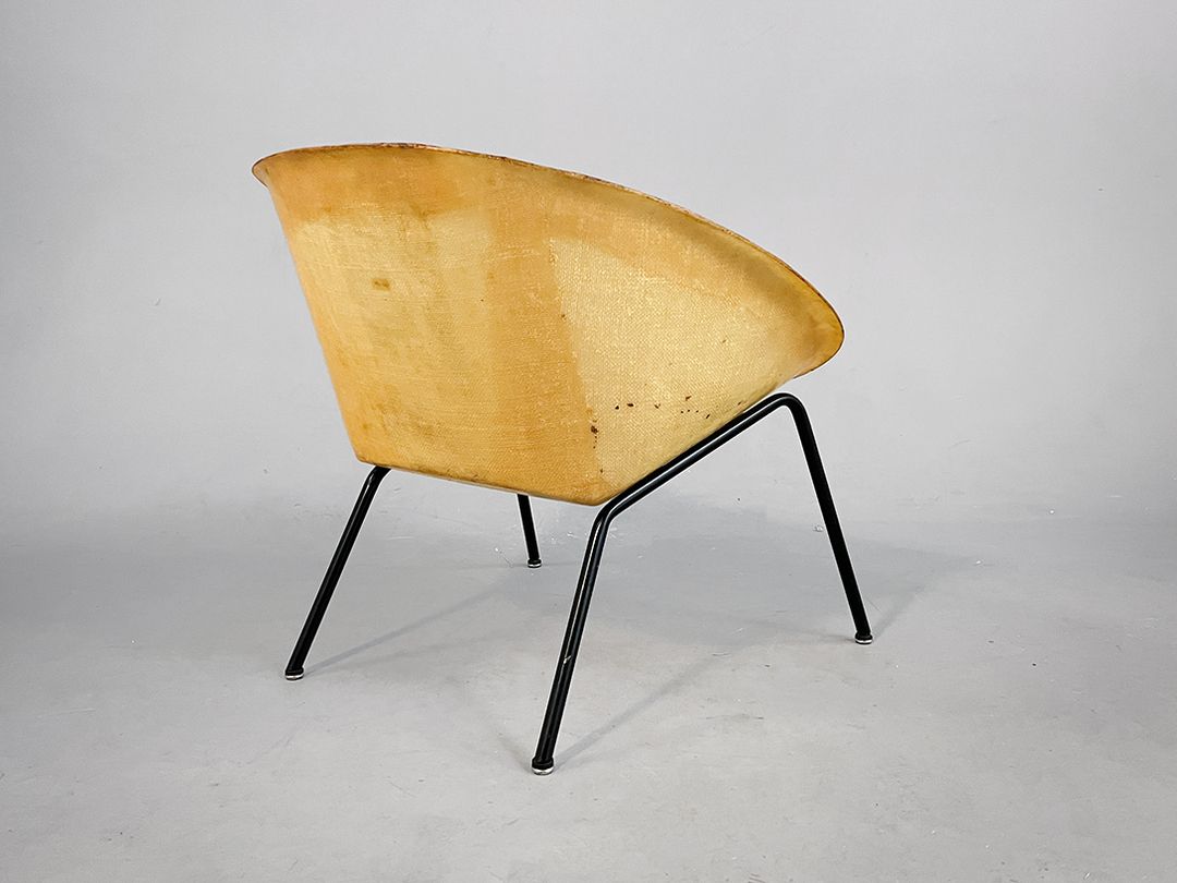 Foto Rare Prototype of the Iconic Pot Chair, October 1965