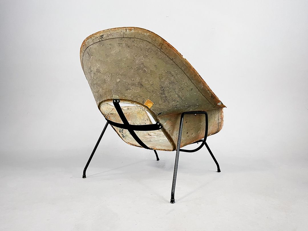 Foto Rare Prototype of the Iconic Womb Chair, late 1950s