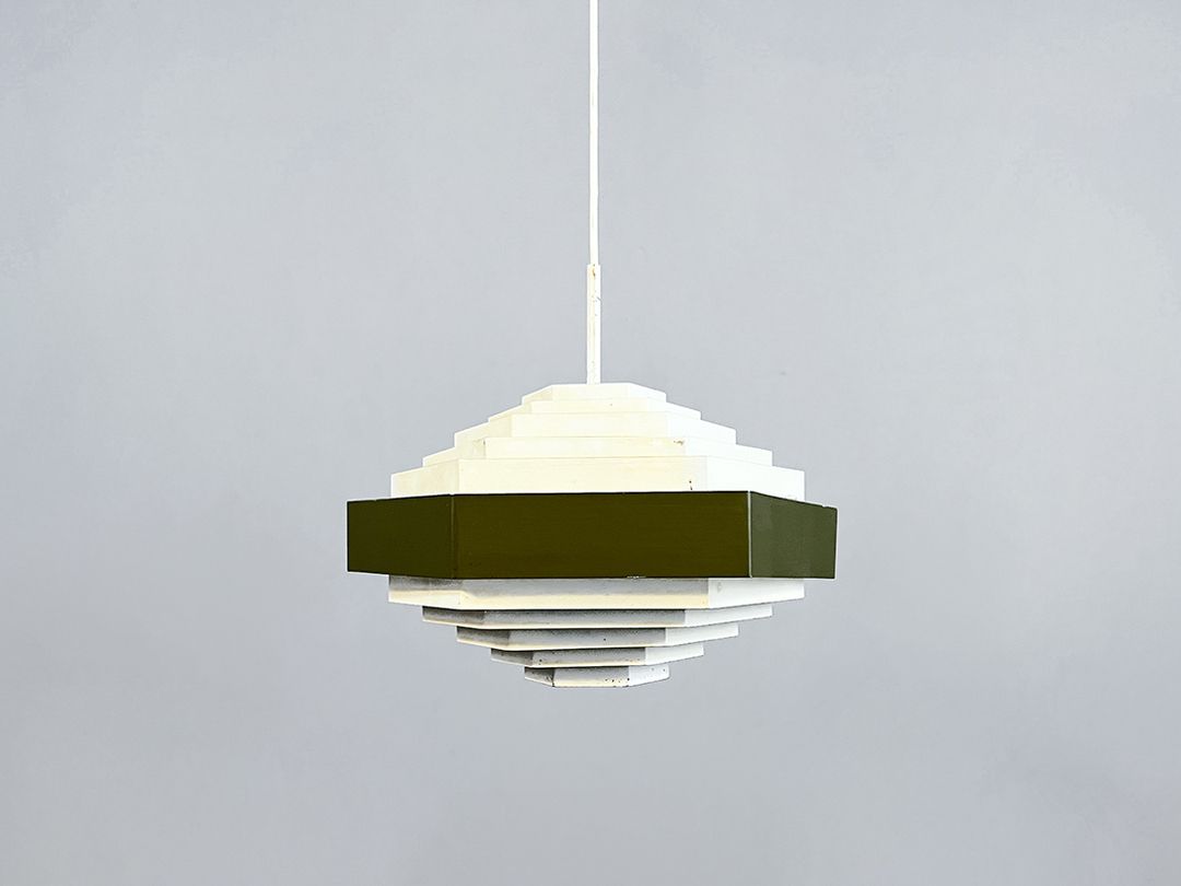 Foto Small Danish Pyramid Pendant Lamp 1960s