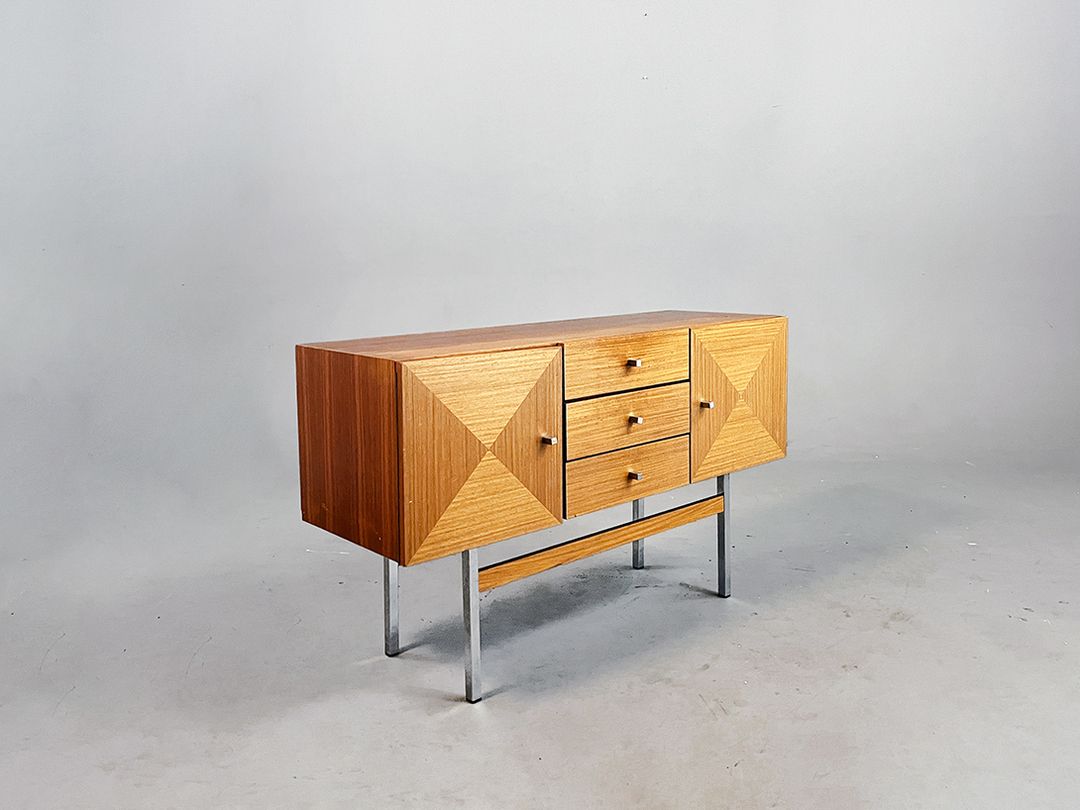 Foto Compact 1950s Sideboard in the Style of Rudolf Bernd Glatzel w100
