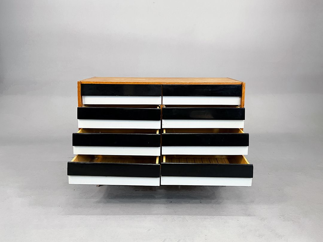 Foto Sideboard by Jiri Jiroutek for Interier Praha, Czechoslowakia, 1960s w110