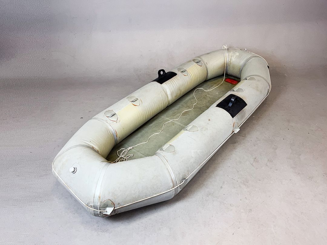 Foto GDR Military Dinghy, L235