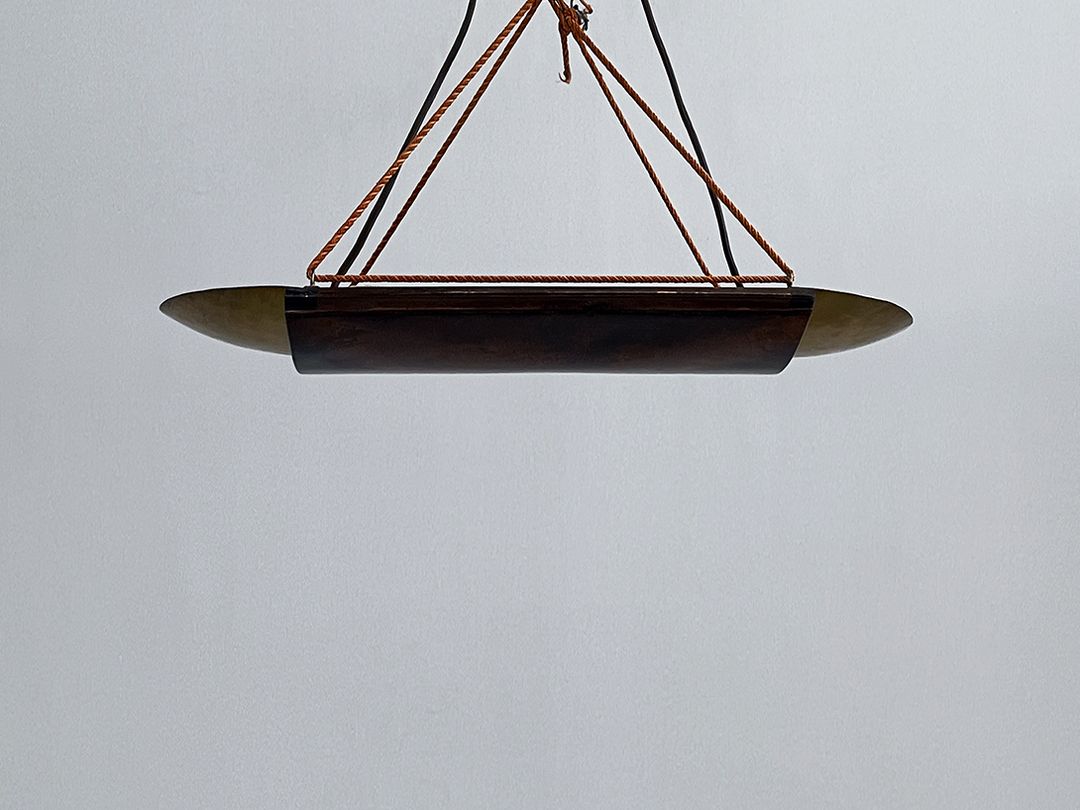 Foto Unusual Ceiling Lamp Art Deco h25