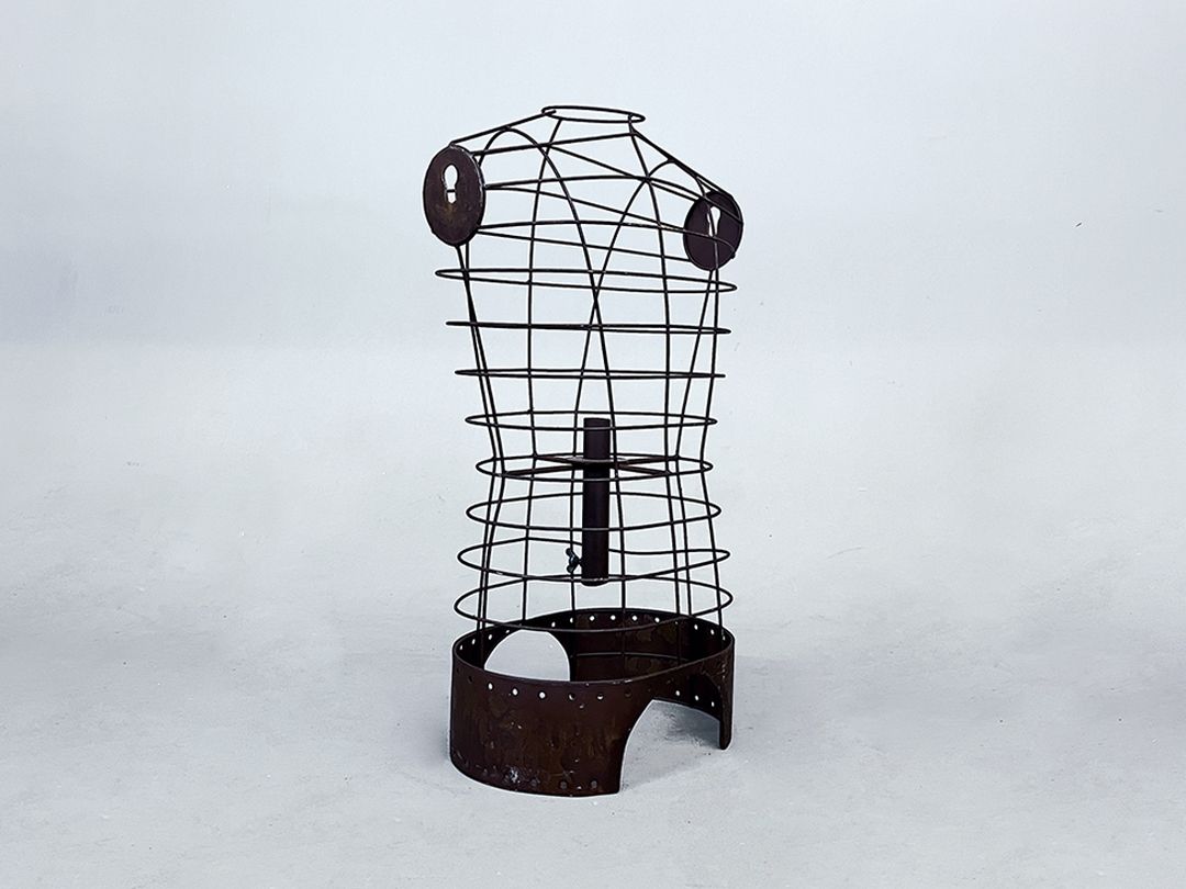 Foto Male Metal Torso Industrial h70