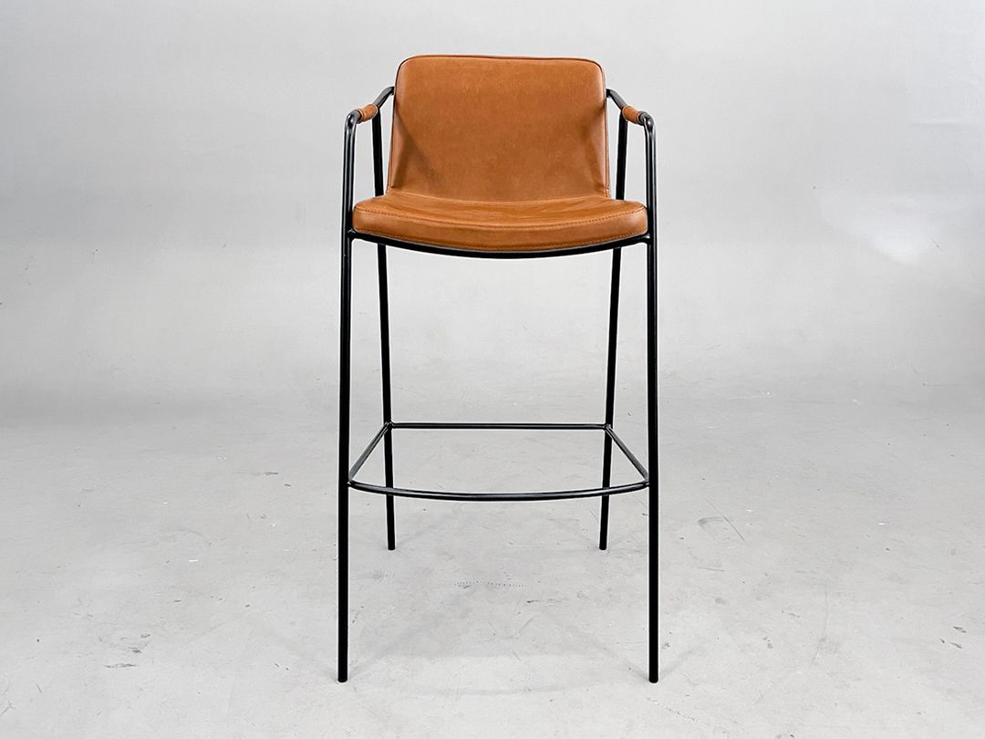 Foto Comfortable Barstool Boto by Dan Form h103x55