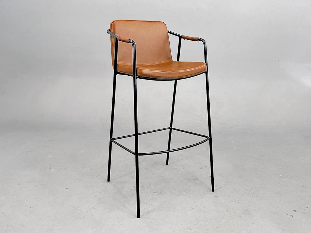 Foto Comfortable Barstool Boto by Dan Form h103x55