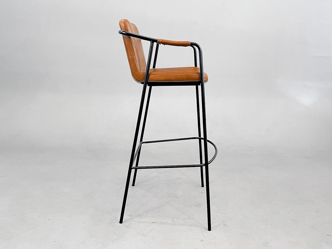 Foto Comfortable Barstool Boto by Dan Form h103x55