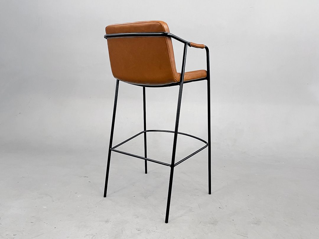 Foto Comfortable Barstool Boto by Dan Form h103x55