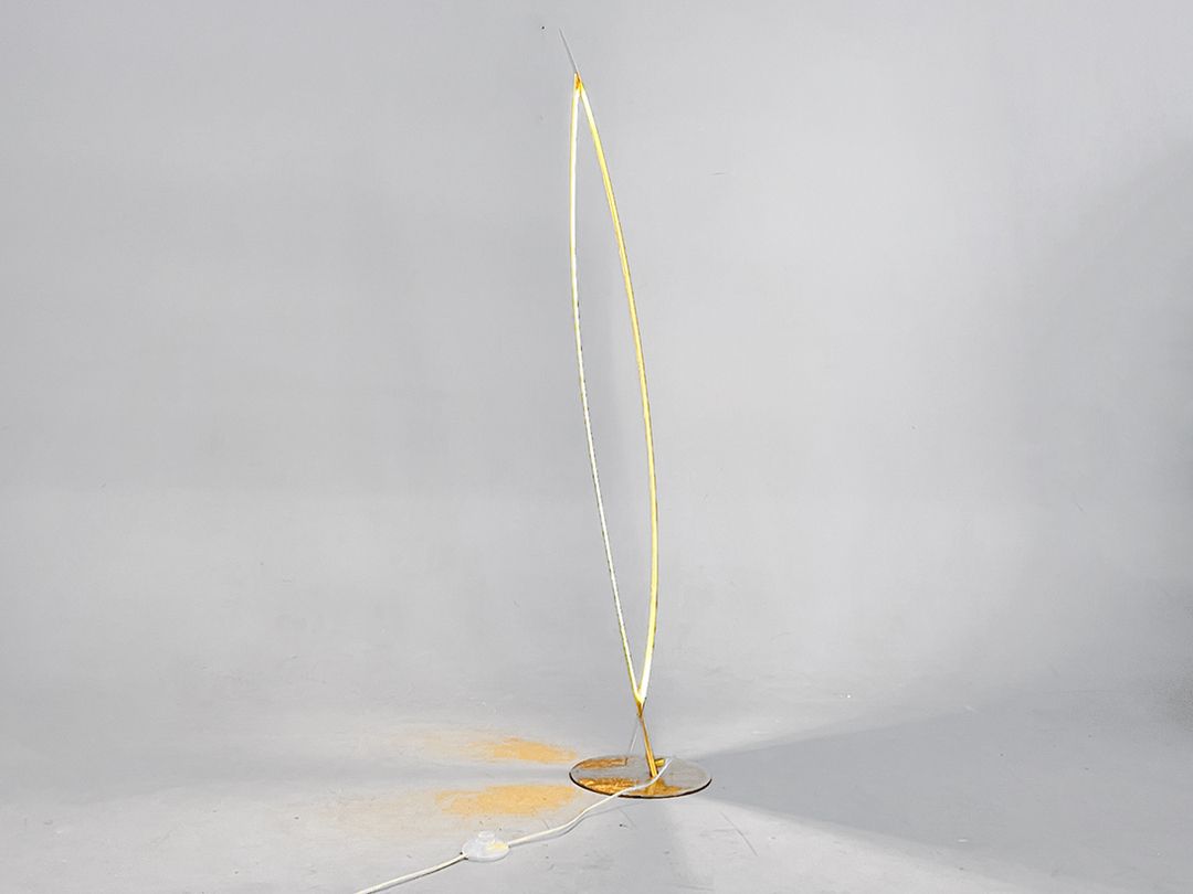Foto Impressive Yellow Leaf-Shaped Floor Lamp h140