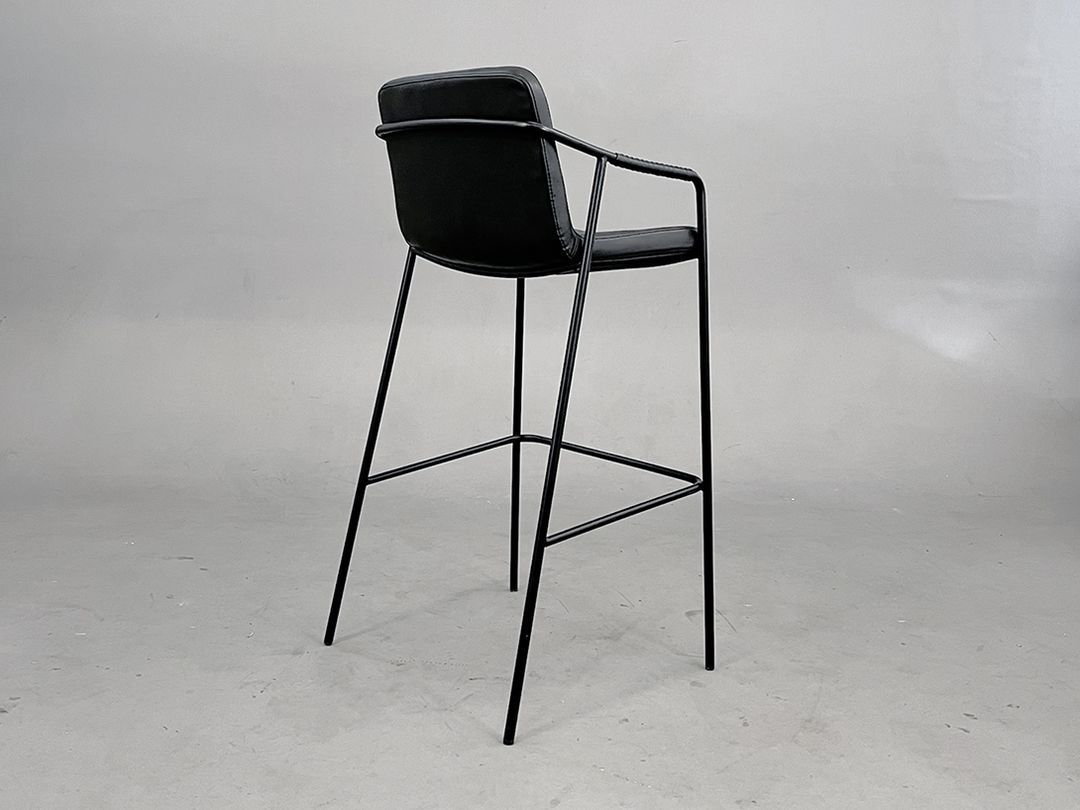 Foto Black Comfortable Barstool BOTO By Dan Form h100x55