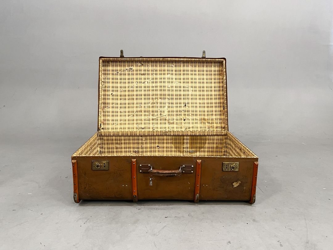 Foto European Globetrotter Suitcase 1959 with many Stickers h30x84x50