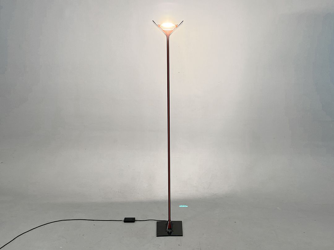 Foto Memphis Era Floor Lamp Black and Red h192x25 C1