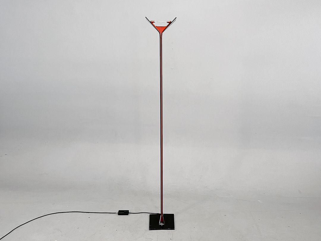Foto Memphis Era Floor Lamp Black and Red h192x25 C1