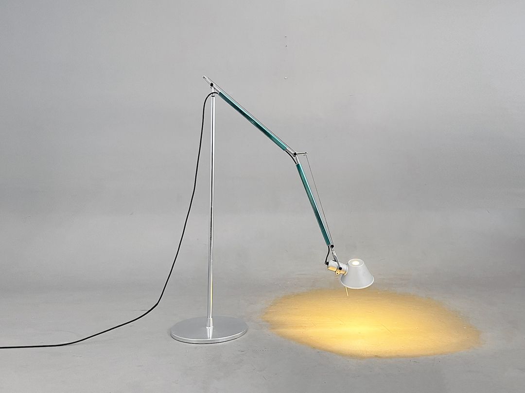 Foto Bendable Metallic Blue Floor Lamp h220 B2