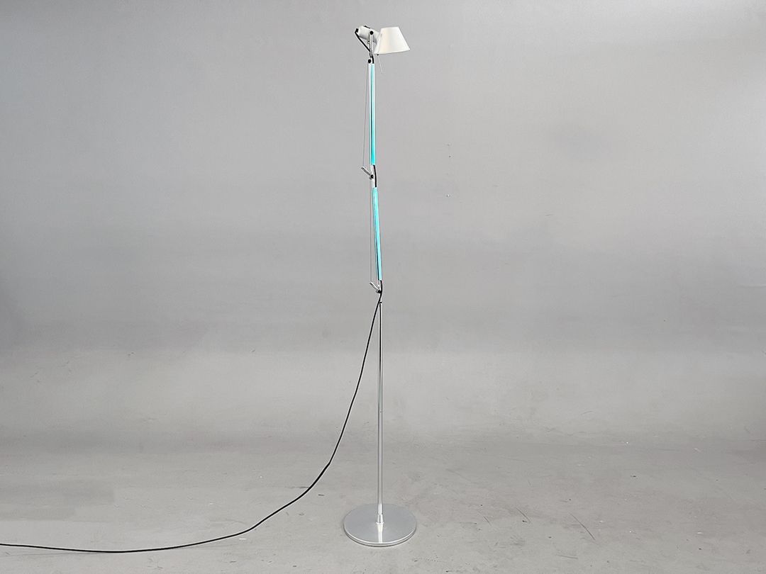 Foto Bendable Metallic Blue Floor Lamp h220 B2