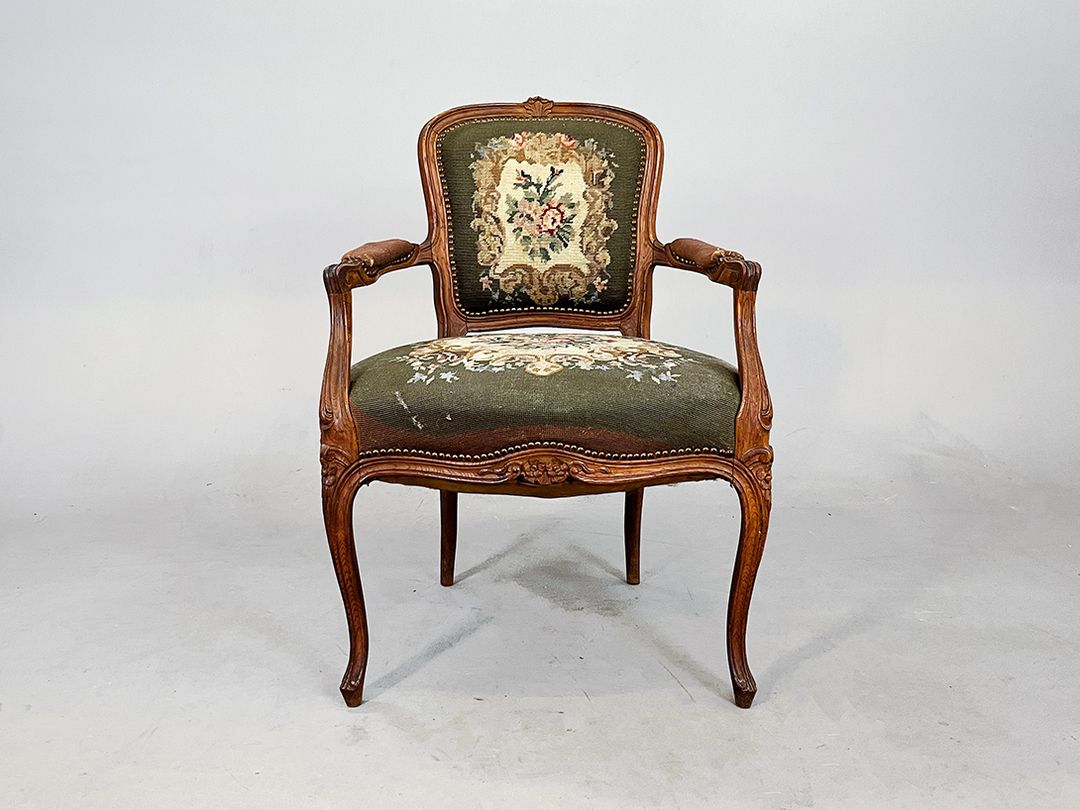 Foto Imposing Armchair Rococo with Floral Upholstery Dark Brown Armrest h87