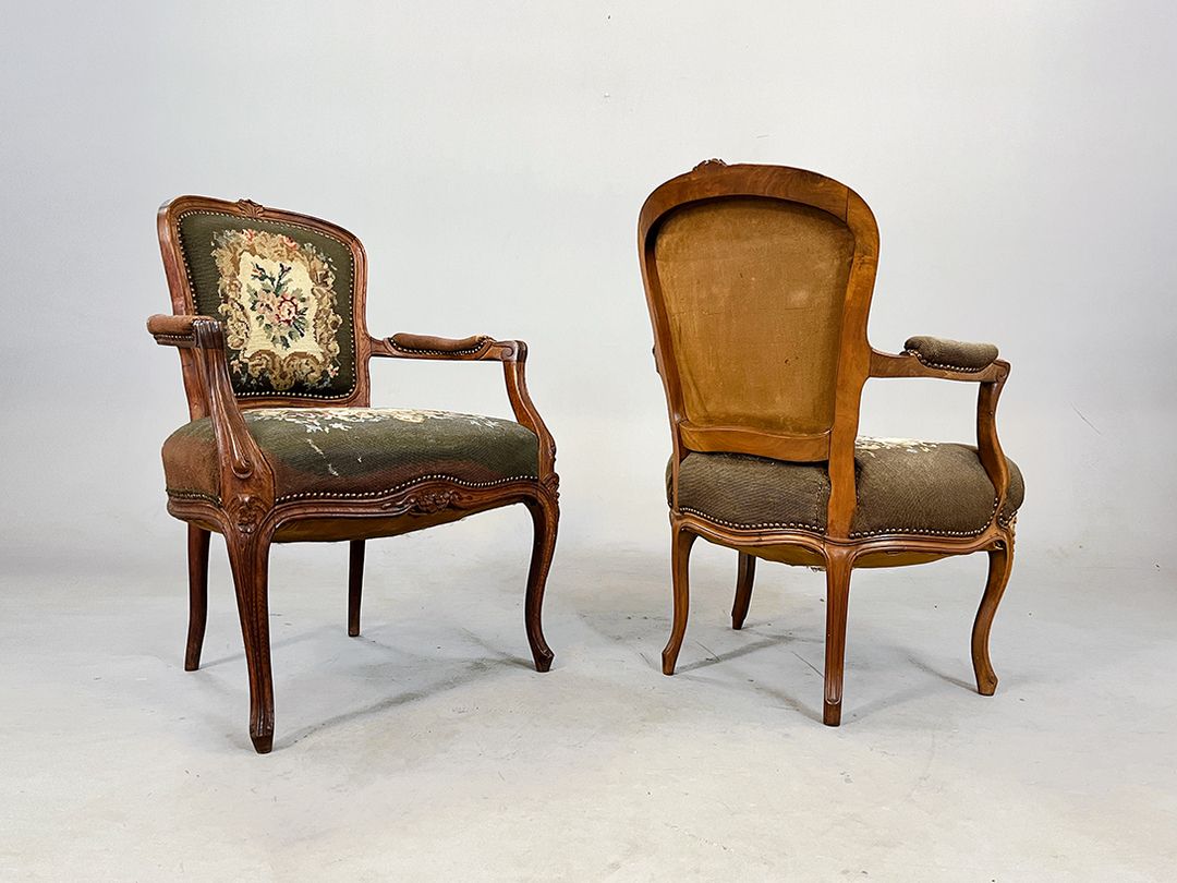 Foto Imposing Armchair Rococo with Floral Upholstery Dark Brown Armrest h87