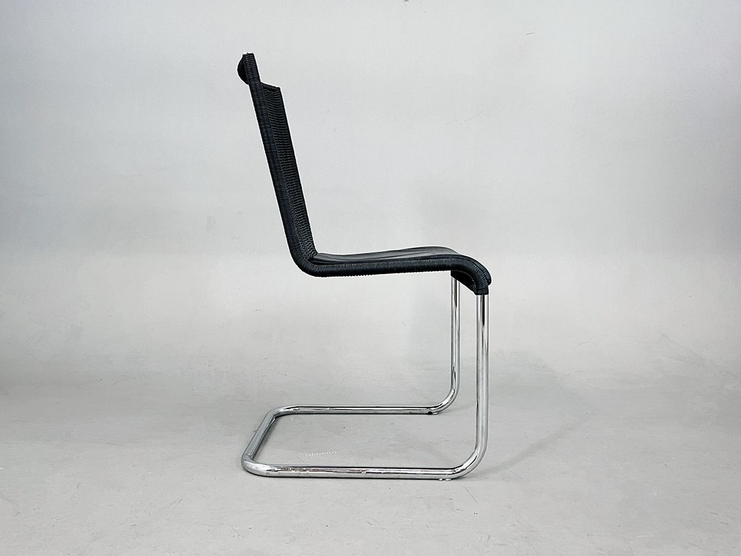 Foto Black Tecta WK 724 Cantilever Chair with Leather Cushion h92