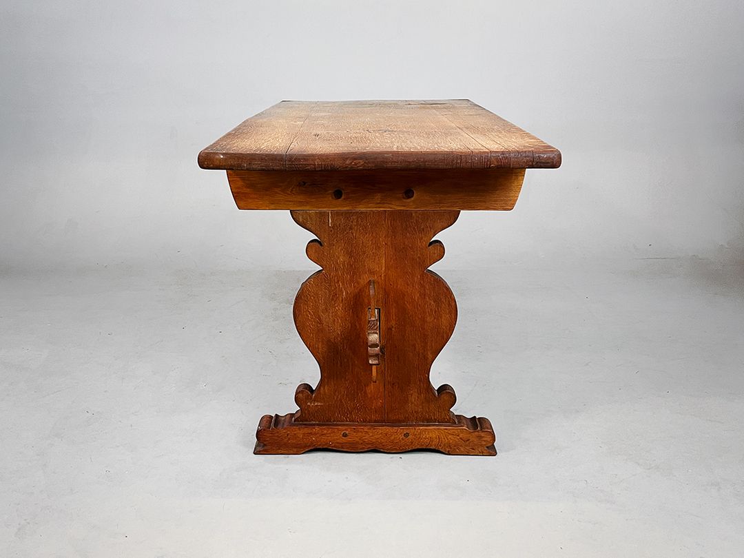 Foto Massive Rustic Table with Drawers h78