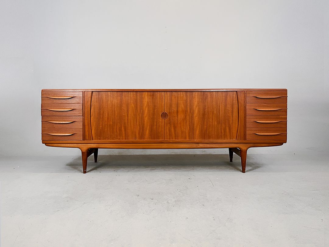 Foto Large Danish Teak Sideboard 1966 w240