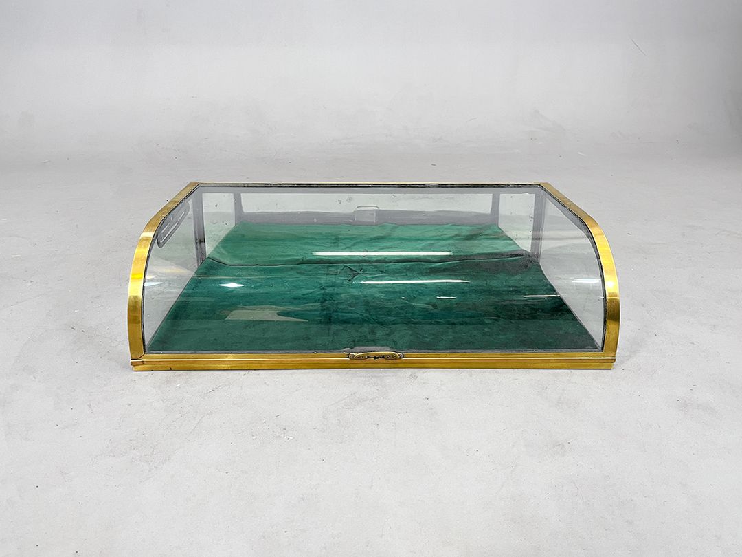 Foto Impressive Curved Glas Shop Table Showcase w76
