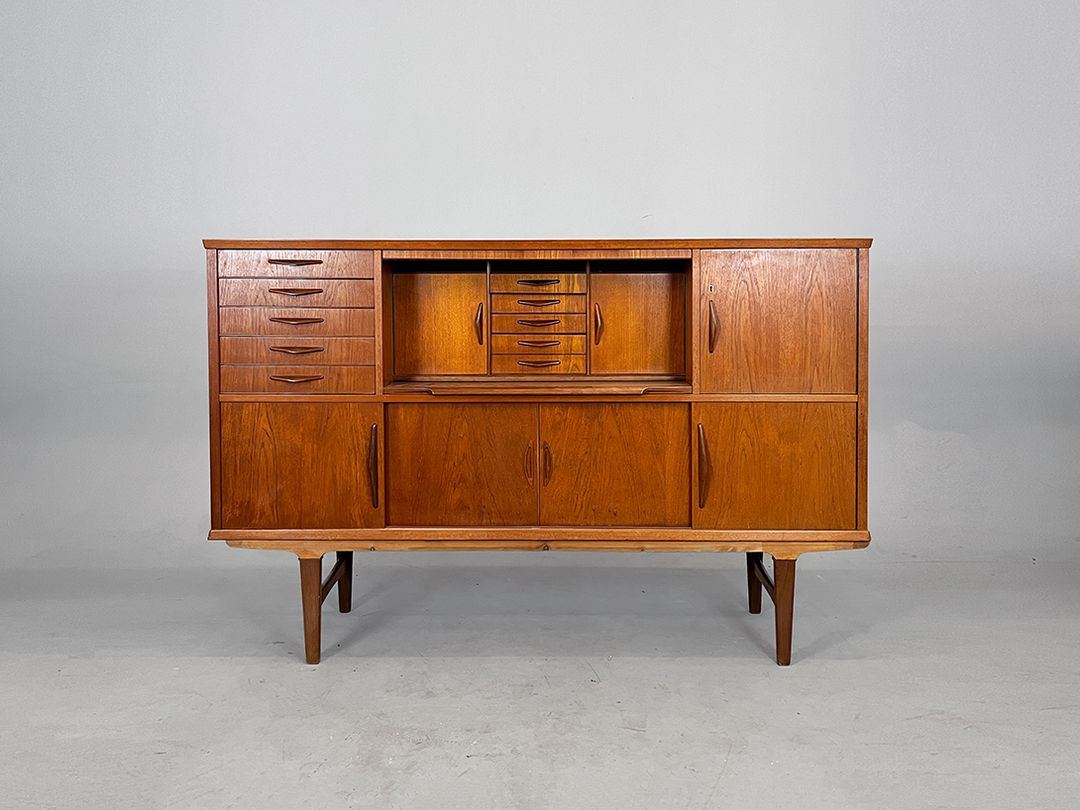 Foto Mid-Century Danish Wooden Secretary w187