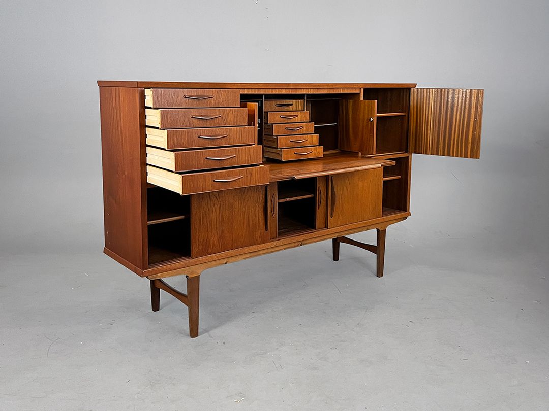 Foto Mid-Century Danish Wooden Secretary w187