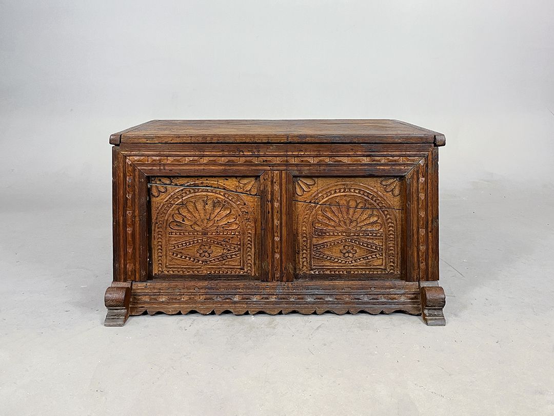 Foto Antique Wooden Cutlery Chest with Carved Details h51 *N