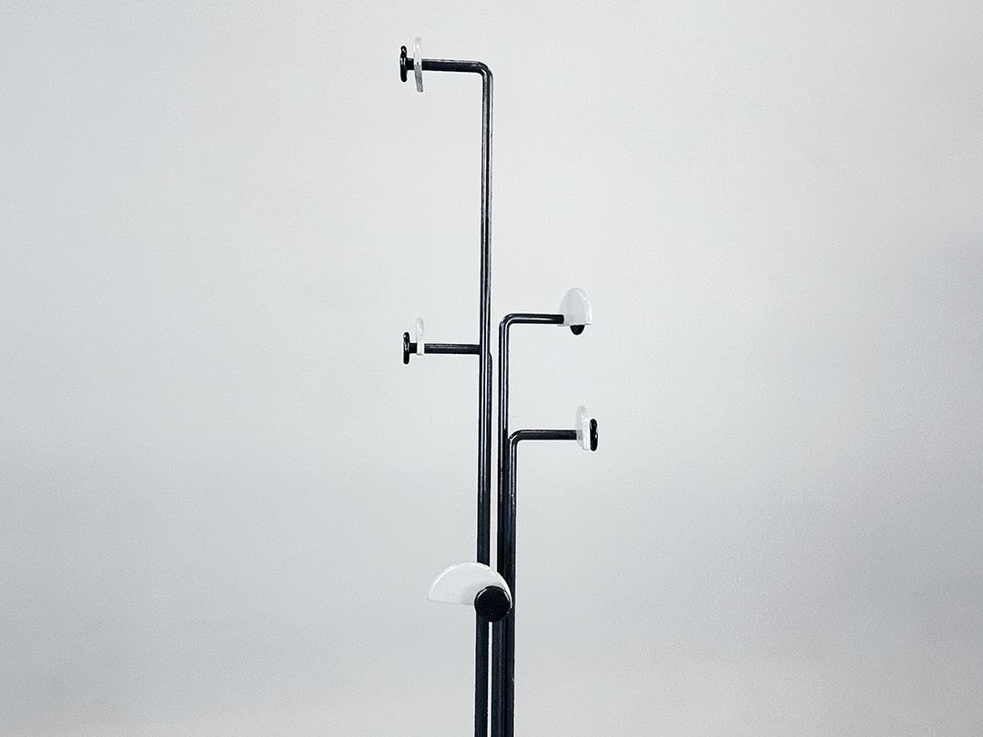 Foto Adjustable Vintage Memphis Style Wardrobe Stand