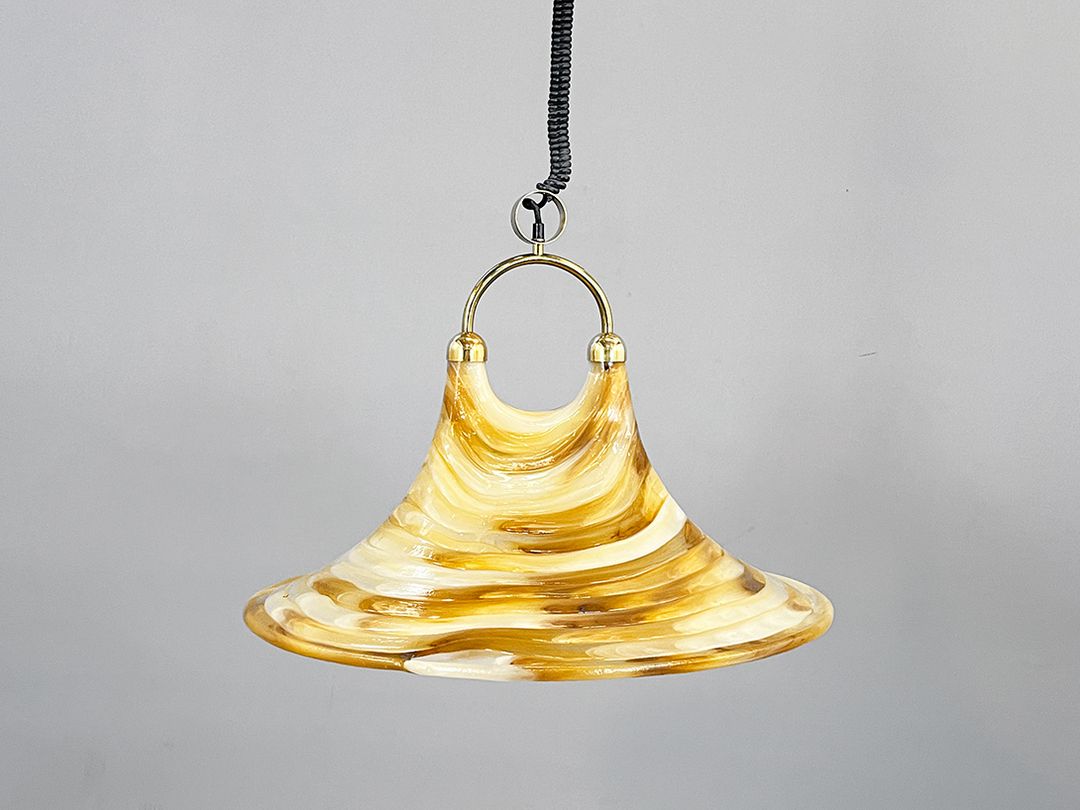 Foto Brass Ceiling Lamp with Eye-Catching Shade h50