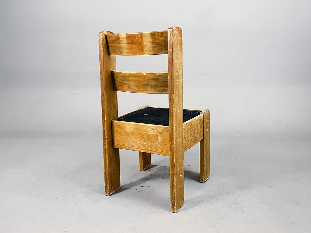 Foto Rustic Big Block Chair for Pupils