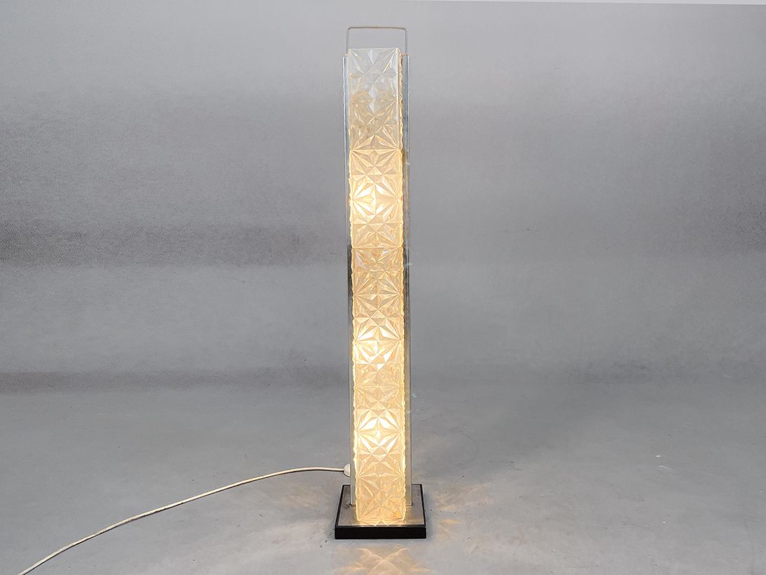 Foto Cuboid Column Prisma Acrylic Glass Floor Lamp 1950s E3