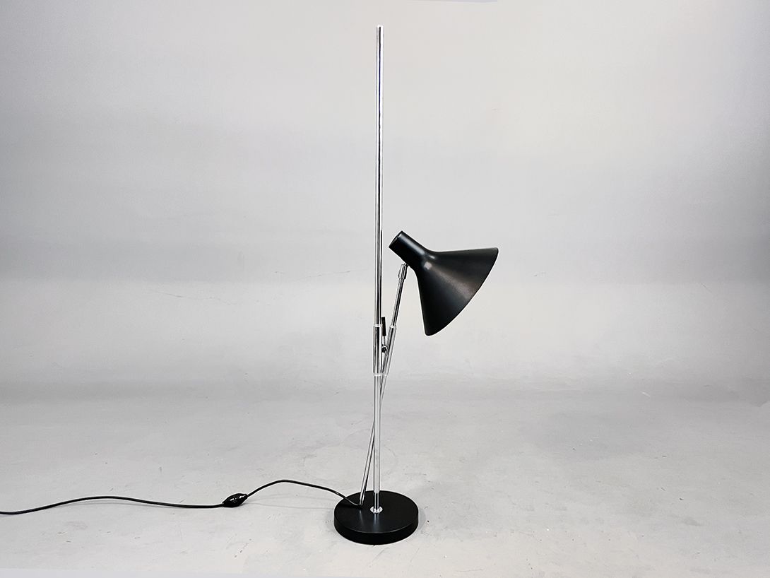 Foto Vintage Black Adjustable Floor Lamp h123 A1