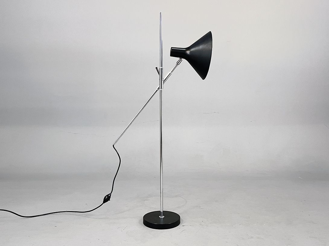 Foto Vintage Black Adjustable Floor Lamp h123 A1