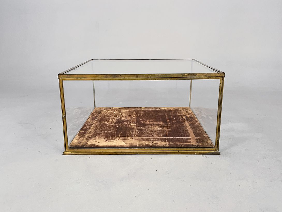 Foto Square Table Showcase 1920s w60