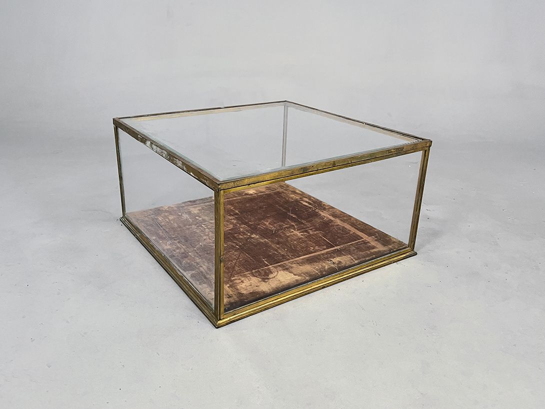 Foto Square Table Showcase 1920s w60