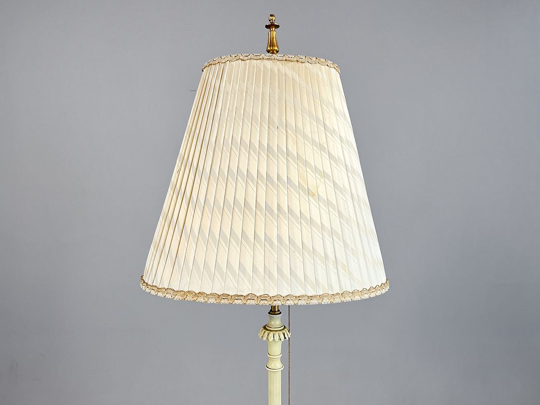 Foto Noble Beige Period Furniture Floor Lamp with Floral Ornate Base h166 G2