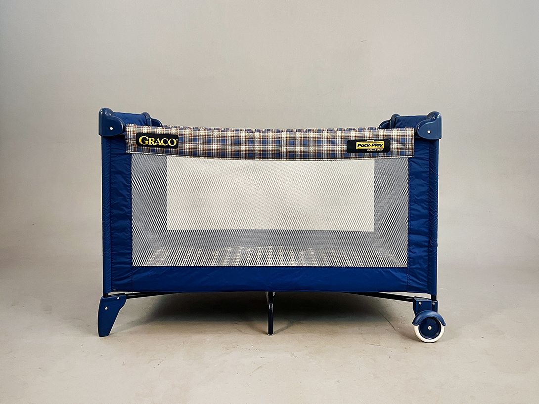 Foto Mobile Travel Cot Children&#8217;s Bed by Graco, 1990s
