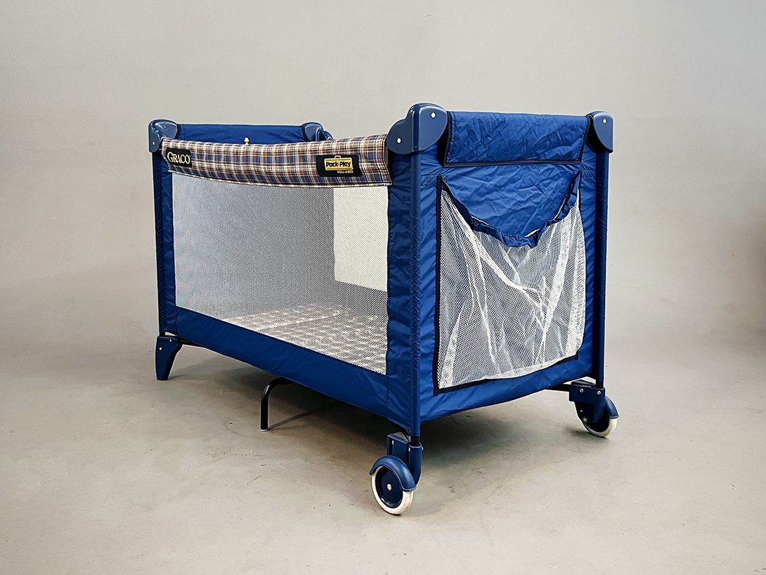 Foto Mobile Travel Cot Children&#8217;s Bed by Graco, 1990s