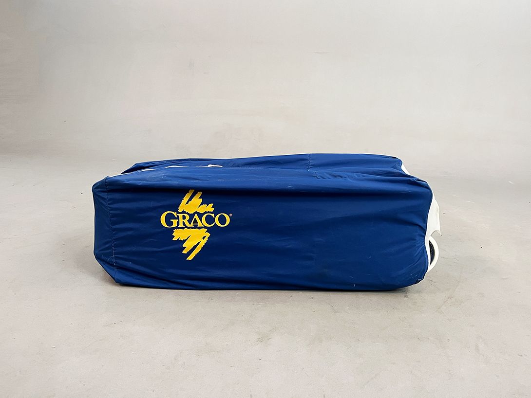 Foto Mobile Travel Cot Children&#8217;s Bed by Graco, 1990s