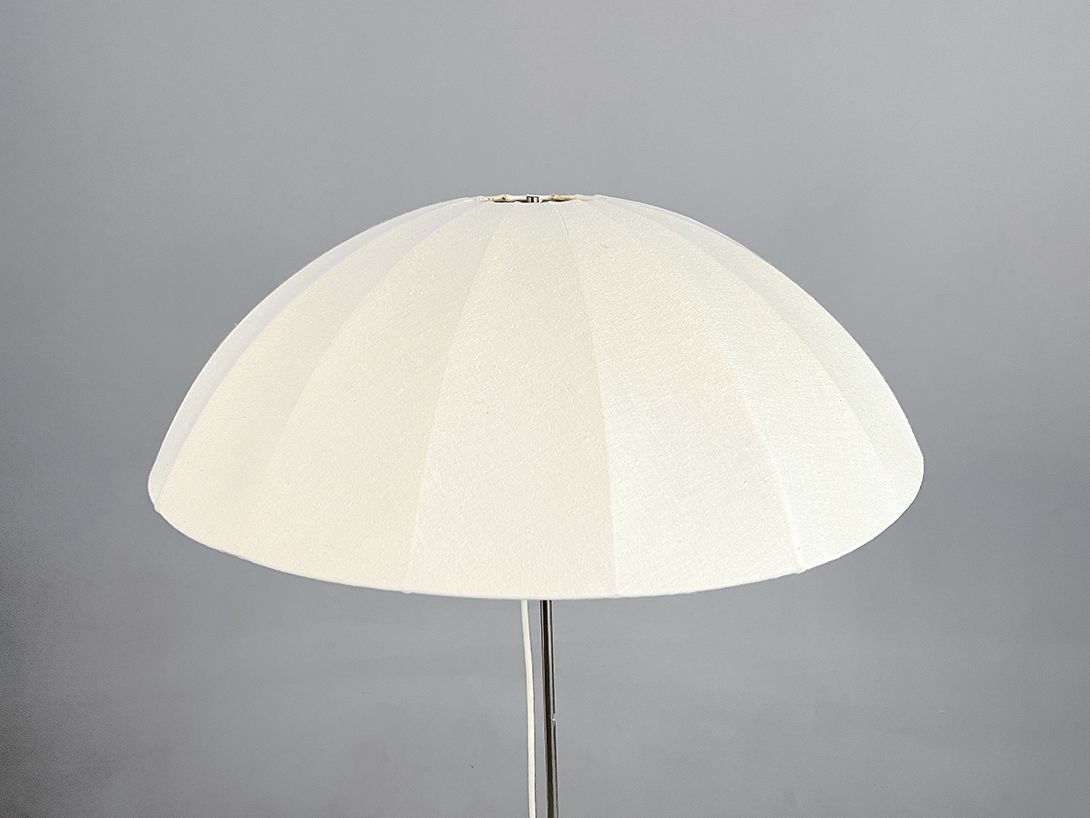 Foto Usual Living Room Floor Lamp with Beige Umbrella Shade h145 C2