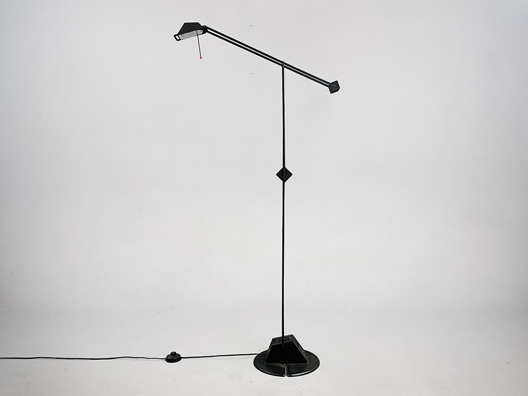Foto Black Minimalist Floor Lamp by Hustadt Leuchten h150 C2