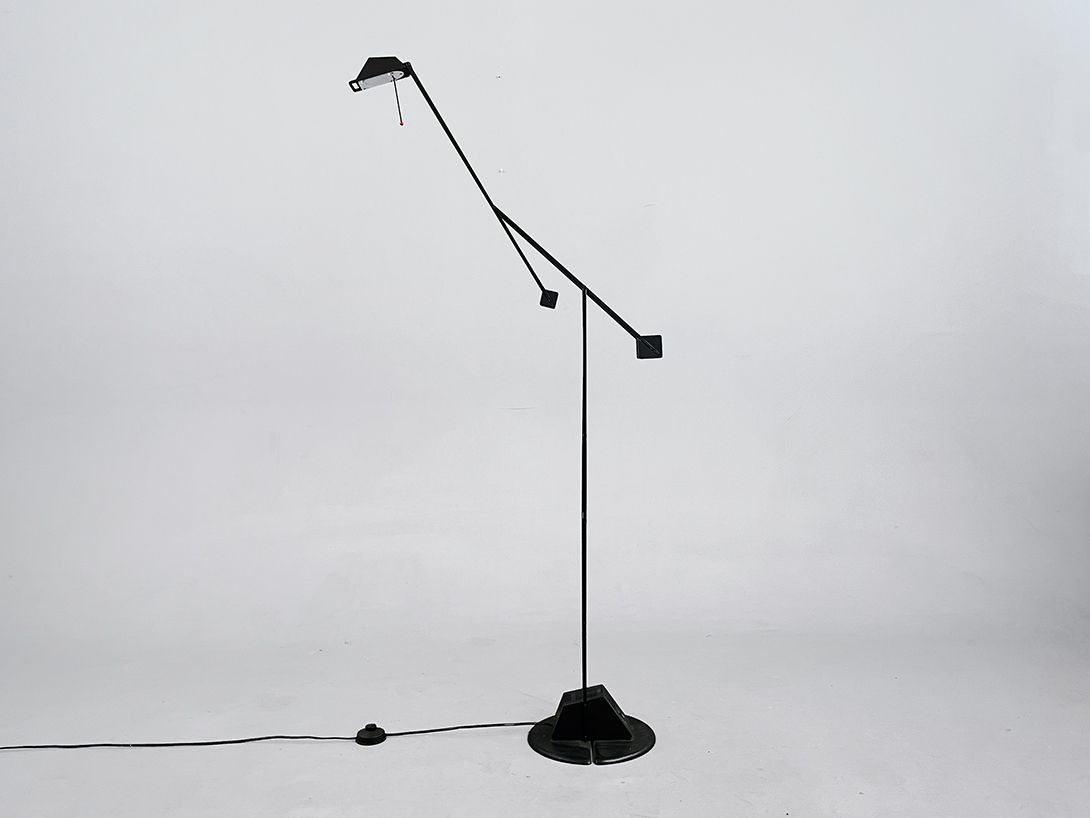 Foto Black Minimalist Floor Lamp by Hustadt Leuchten h150 C2