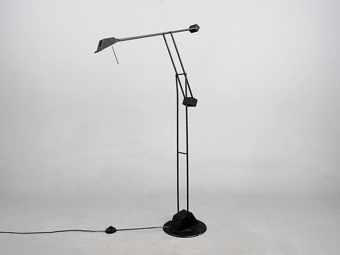 Foto Black Minimalist Floor Lamp by Hustadt Leuchten h150 C2