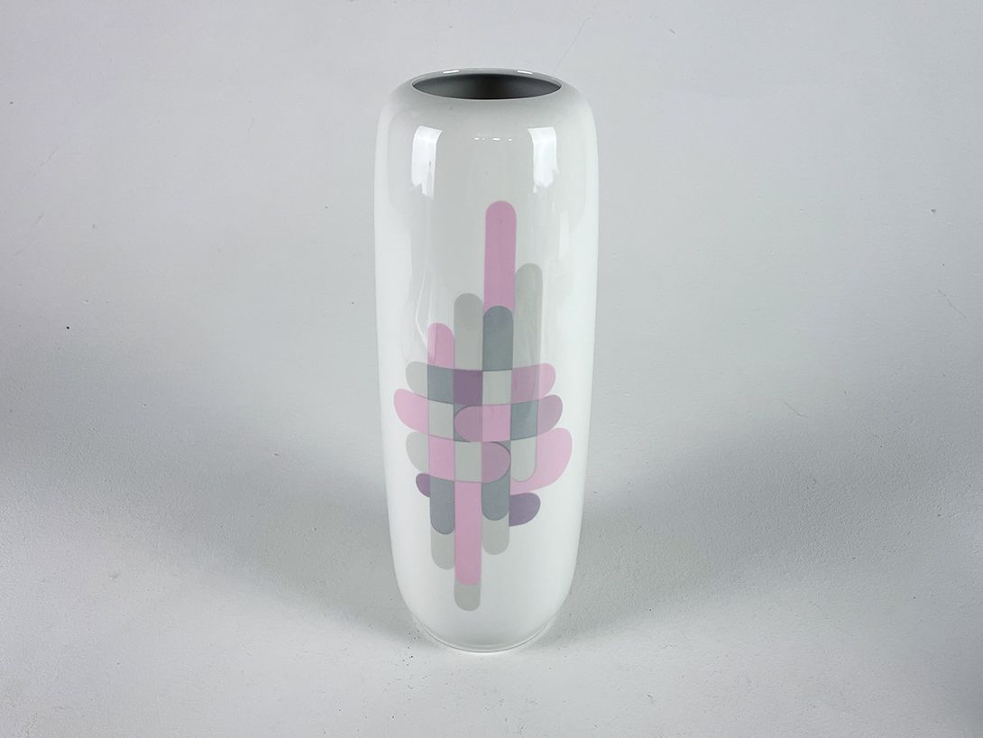 Foto Tall Fine China Vase with Geometric Decor GDR h36