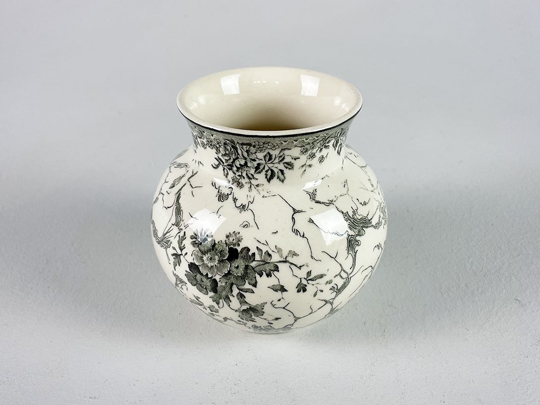 Foto Small Bulbous Vase with Copperplate Decoration h13