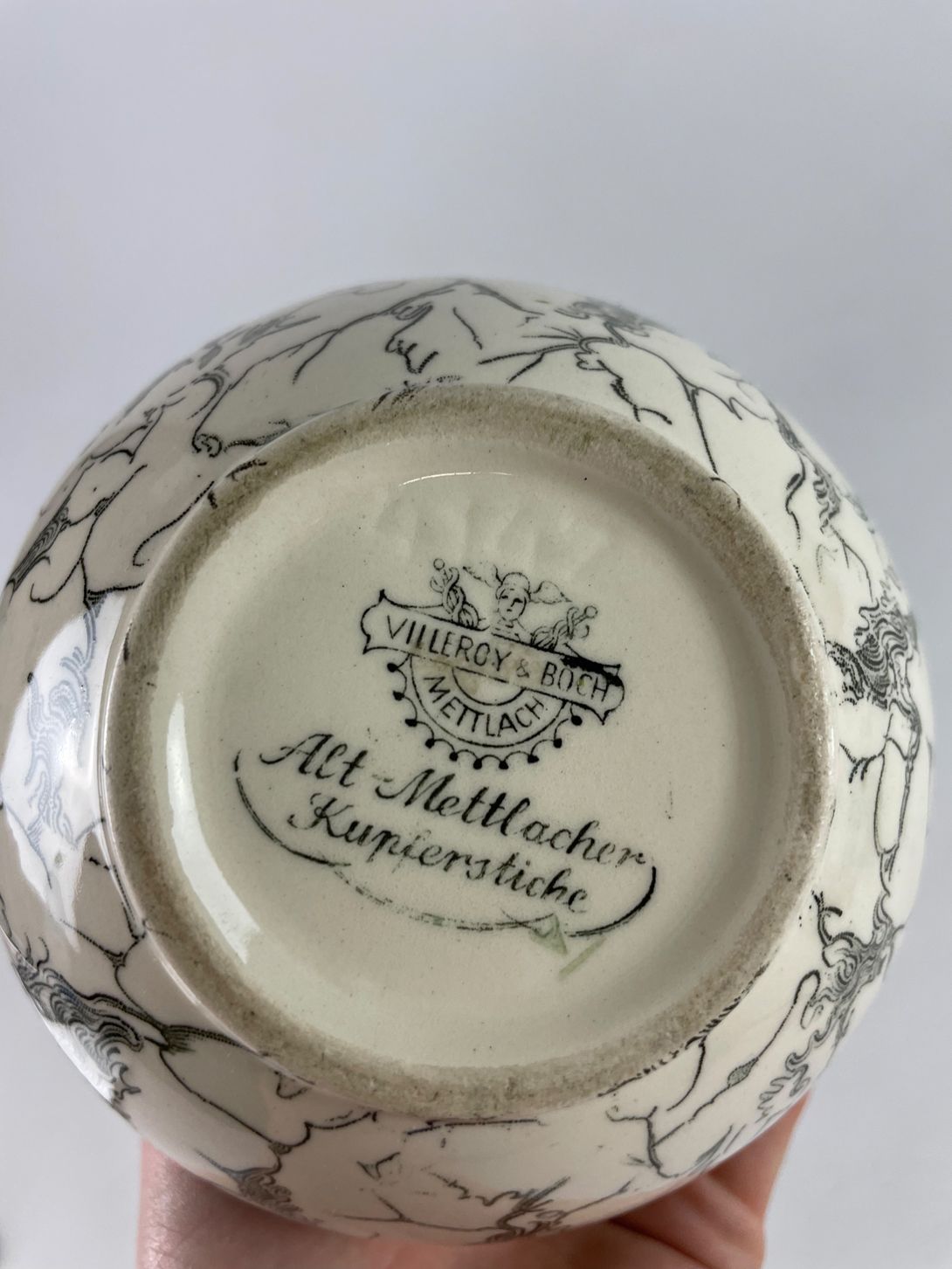 Foto Small Bulbous Vase with Copperplate Decoration h13
