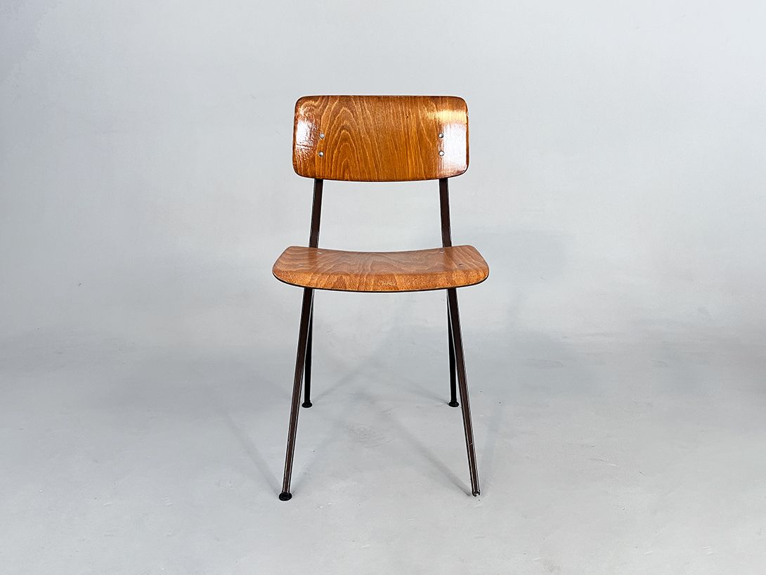 Foto Wooden Office Chair S201 with Brown Base by Friso Kramer