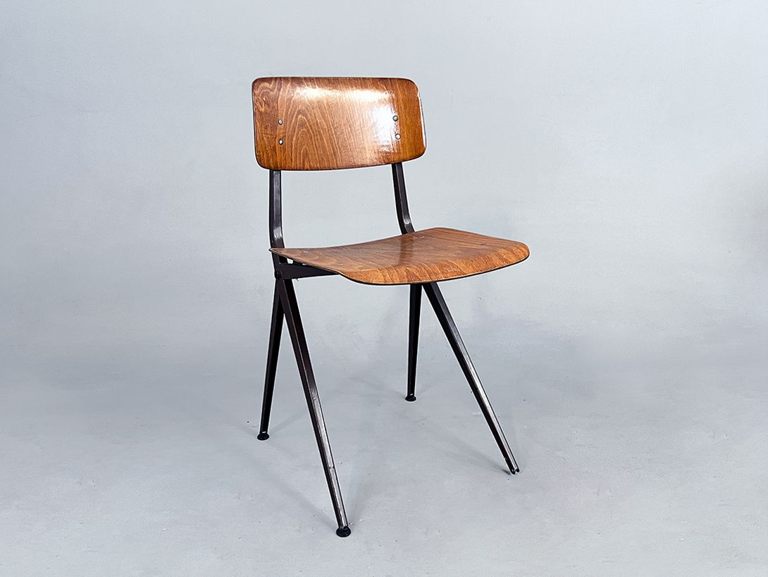 Foto Wooden Office Chair S201 with Brown Base by Friso Kramer