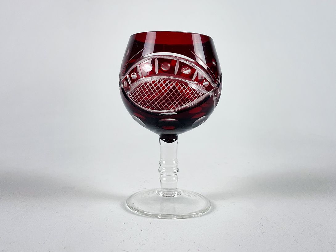Foto Cut Dark Red Bohemian Crystal Wine Glass h11